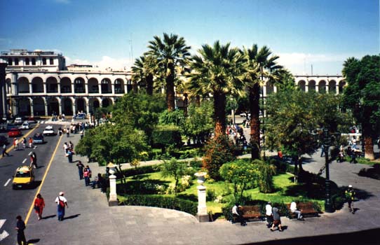 Placa de Armas, taken from the balcony of one of the surrounding restaurants